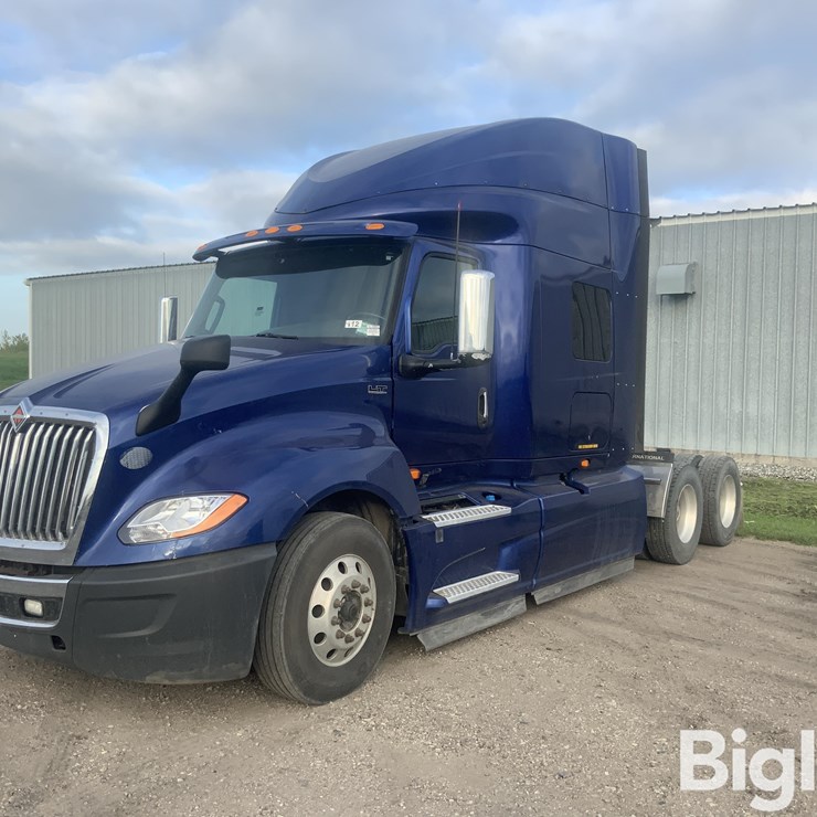 2018 INTERNATIONAL LT