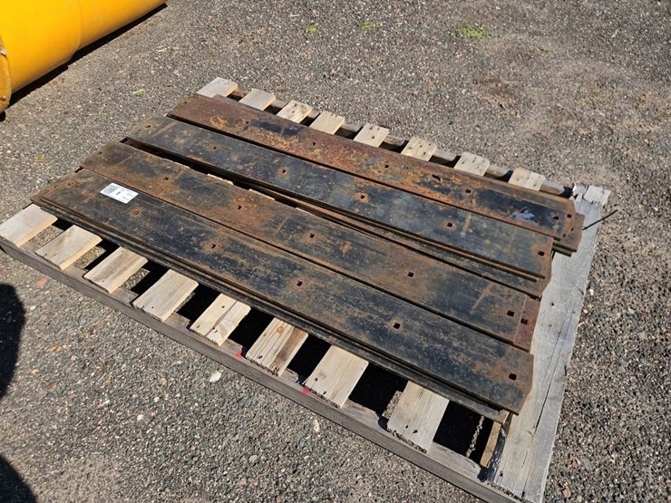 quantity-of-v-plow-cutting-edges-image-3