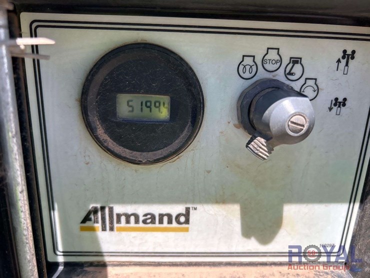 2018-allmand-bros-night-lite-v-series-image-6