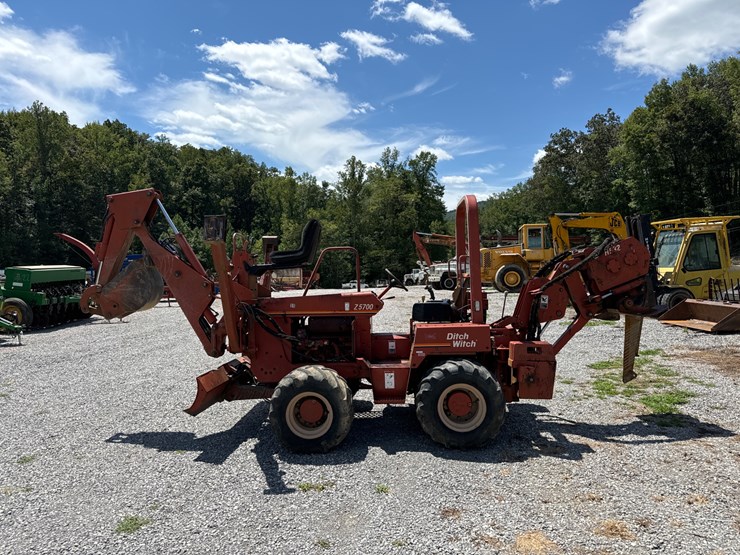 2000-ditch-witch-z5700-image-1