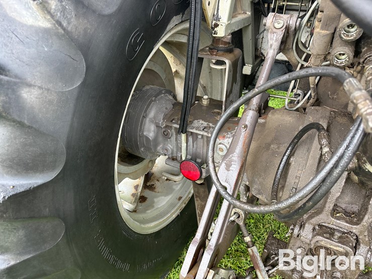 1995-massey-ferguson-390t-image-13