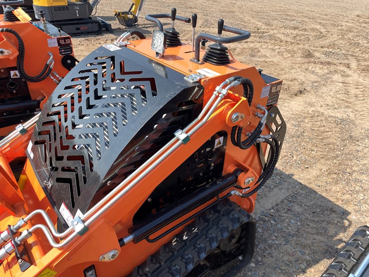#9290-•-unused-2025-landhero-mini-skid-steer-loader-image-8