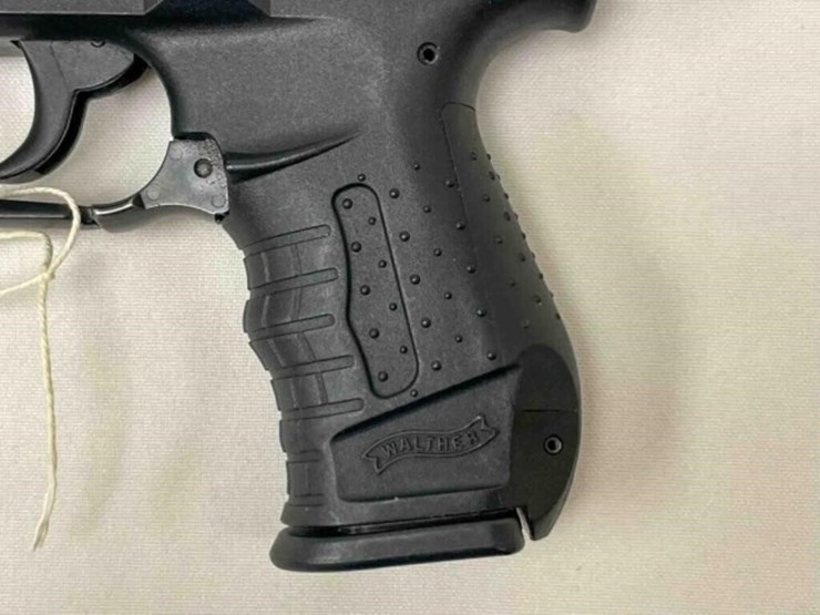 walther-.22-pistol-image-3