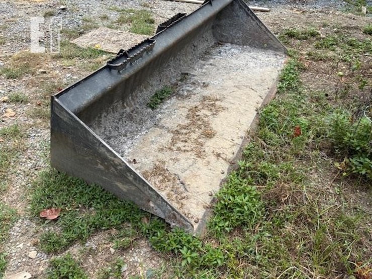 caterpillar-292-9270-86"-skid-steer-bucket-image-1