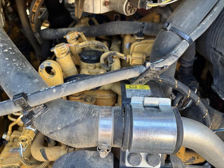 2021-caterpillar-249d3-image-39