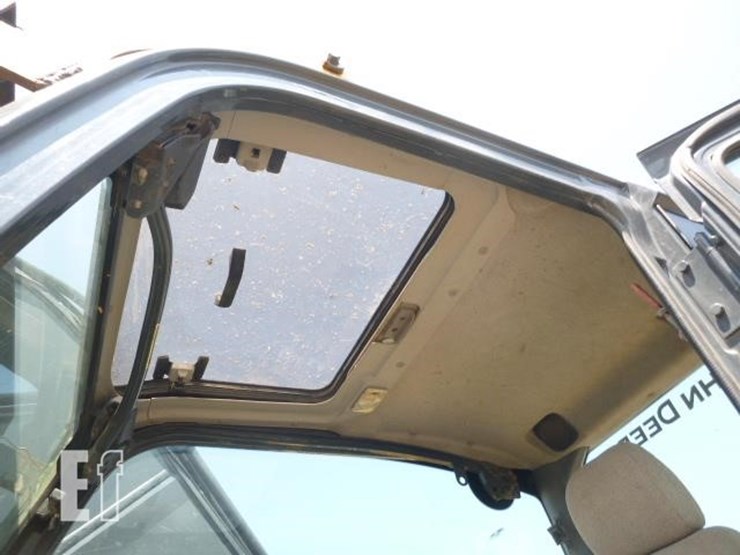 2017-deere-210g-lc-image-14