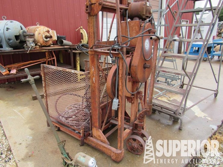 1932-master-stacker-hb-500#-capacity-elec-manlift,-image-2