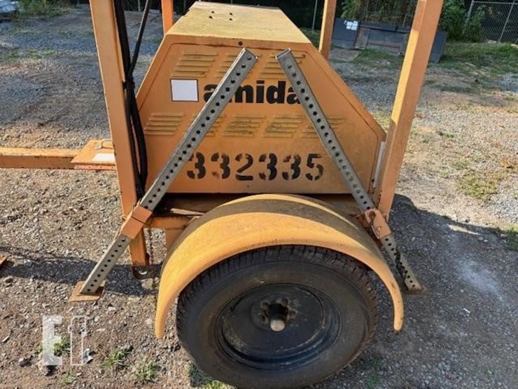 terex-amida-arrow-board-image-9