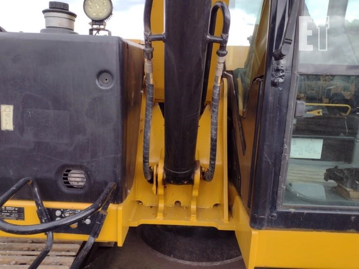 2019-caterpillar-307.5-image-23