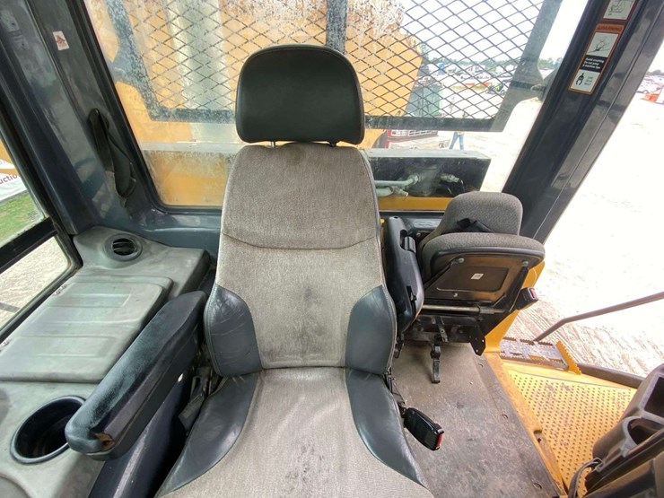 2015-deere-410e-image-29