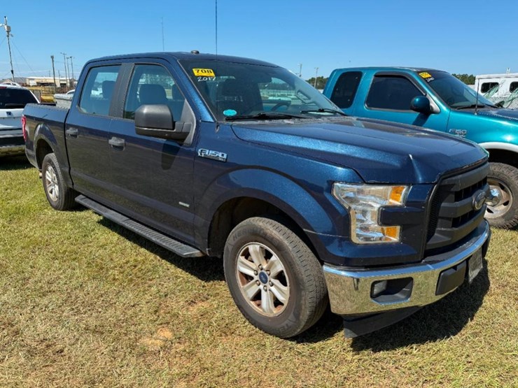 2017-ford-f150-xl-image-1