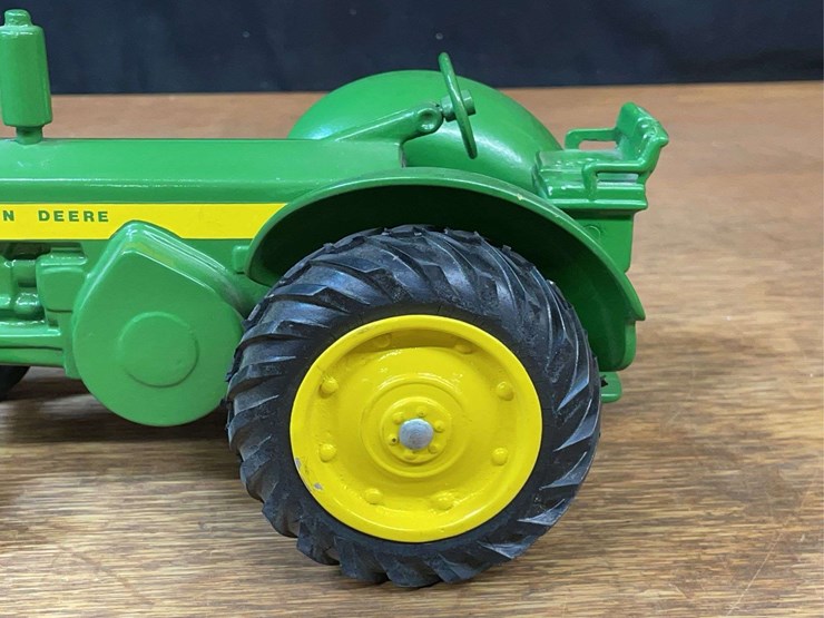 john-deere-830-image-11