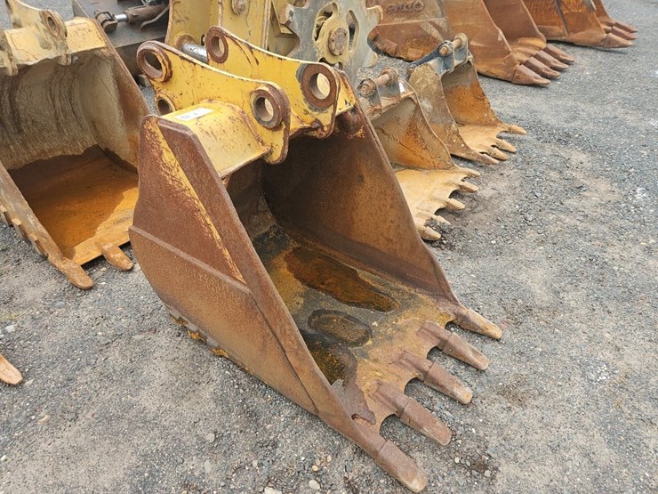 caterpillar-30-image-2