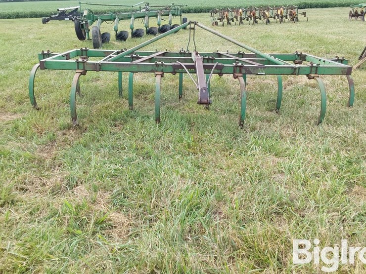 john-deere-100-image-6