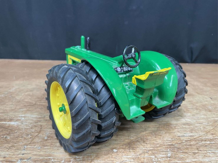 john-deere-830-image-4