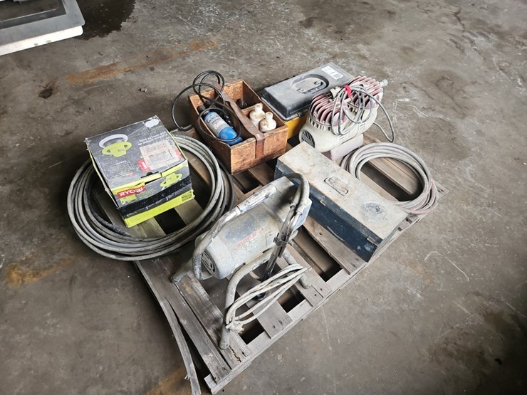 quantity-of-paint-sprayers,-image-2