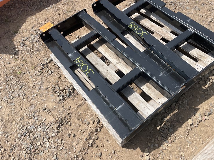 #3069-•-unused-2025-wolverine-pallet-fork-frame-attachment-image-2