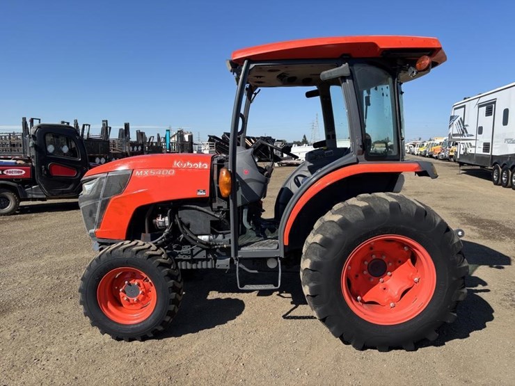 2019-kubota-mx5400-image-5