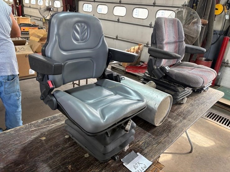 new-holland-t4.115-image-1