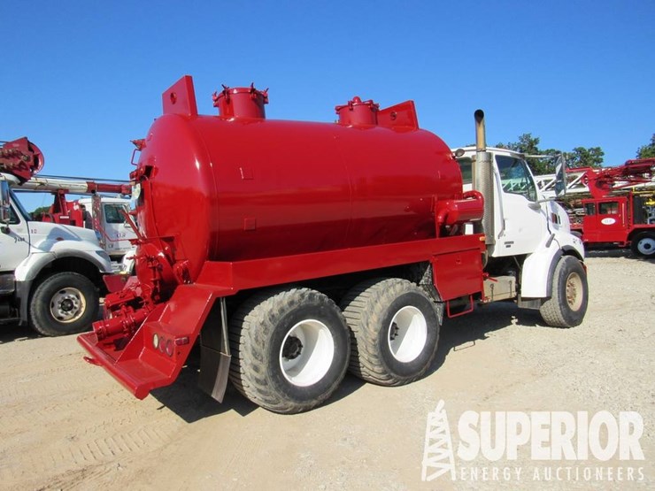 (x)-2006-sterling-60-bbl-t/a-bobtail-vacuum-truc-image-2