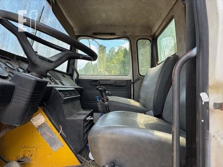 1997-mack-midliner-cs300-image-14