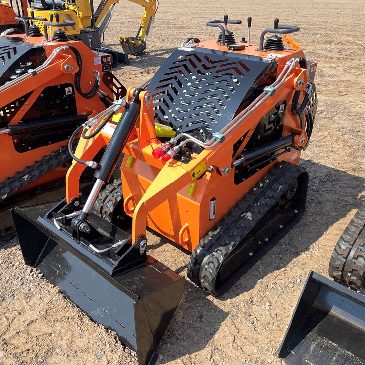 #9289 • Unused 2025 Landhero Mini Skid Steer Loader