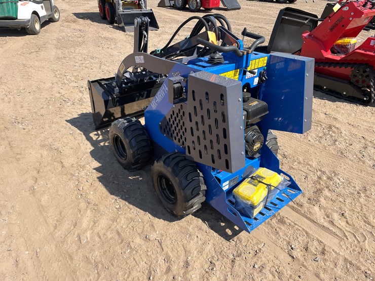#9473-•-unused-2025-agt-mini-wheeled-skid-steer-image-2