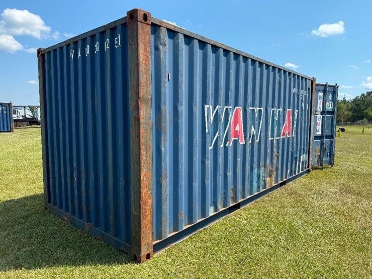 20'-shipping-container-image-12