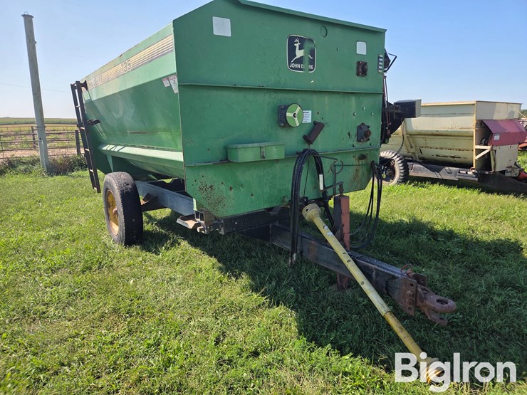 john-deere-135-image-3