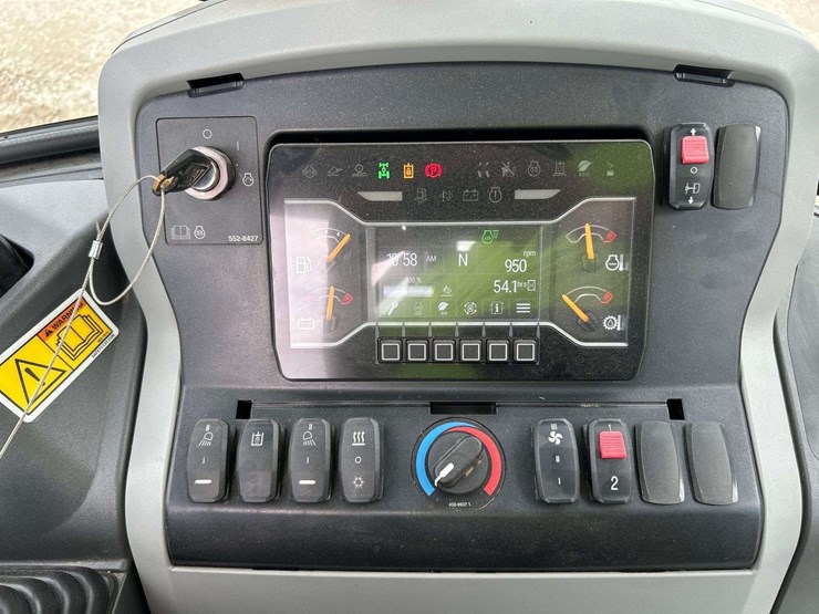 2021-caterpillar-428-image-17