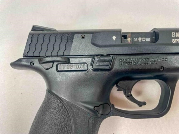 smith-&-wesson-22lr-pistol-image-5