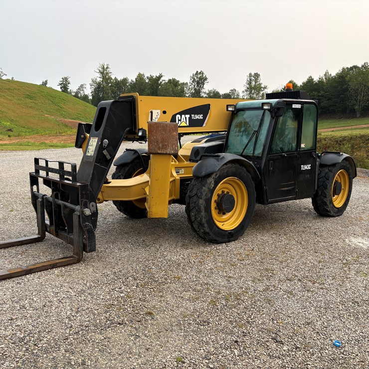 CATERPILLAR TL943C