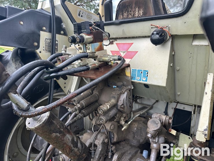 1995-massey-ferguson-390t-image-15