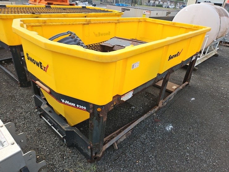 snowex-9'-poly-sand/salt-spreader-image-1