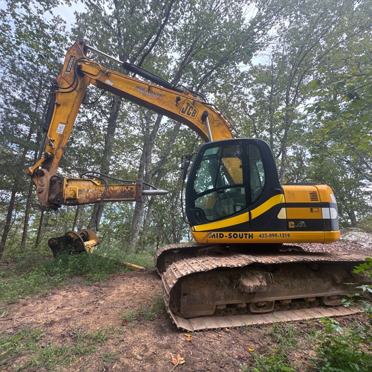 #36 • JCB 235 Excavator