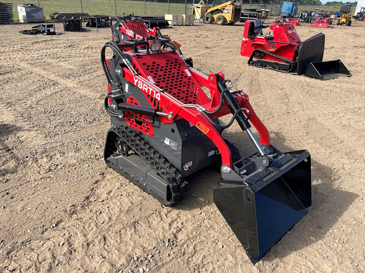 #9471-•-unused-2025-agt-skid-steer-loader-image-4