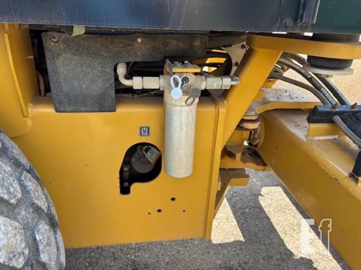 2016-caterpillar-cs54b-image-18