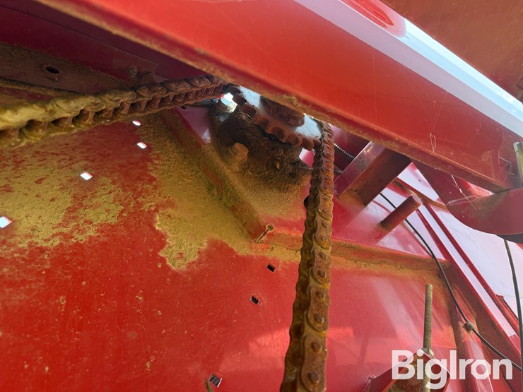 2014-new-holland-br7070-image-20