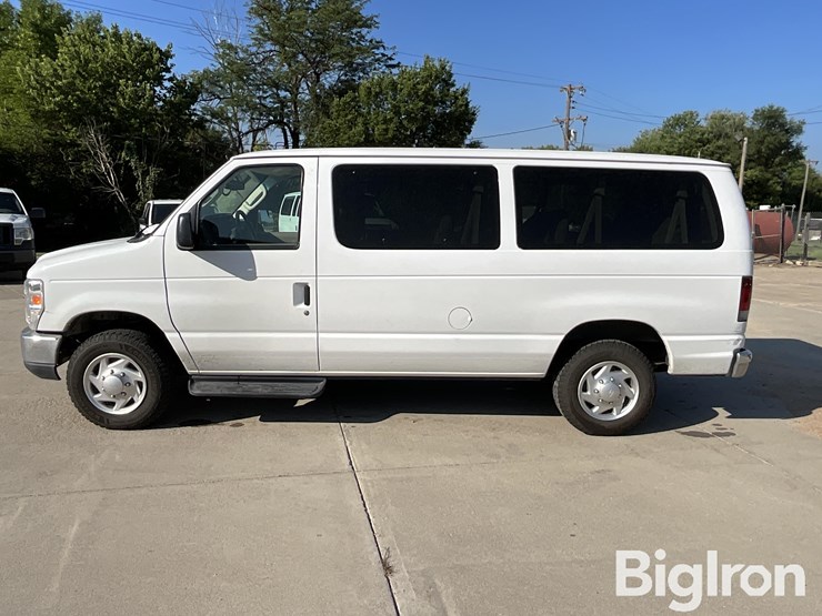 2012-ford-e350-xlt-image-8