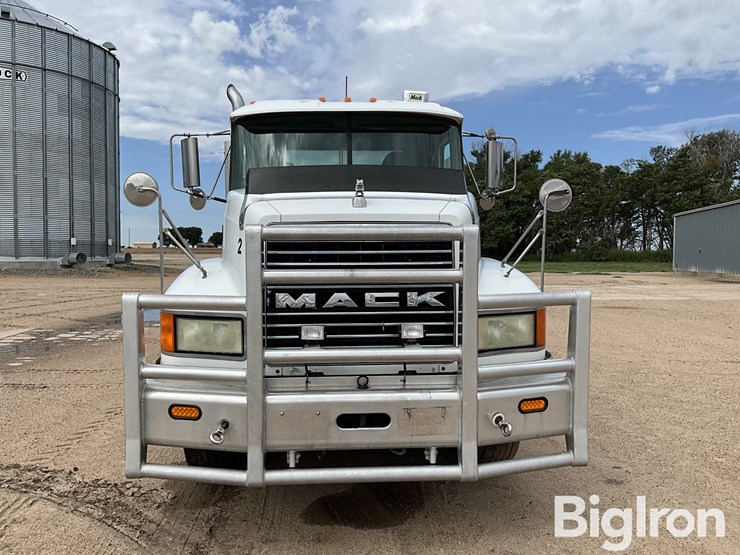 2002-mack-ch613-image-2