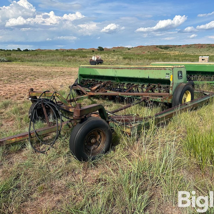 JOHN DEERE 8300