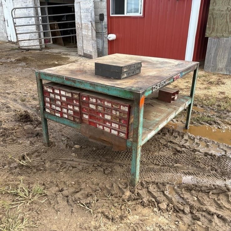 Metal Workbench w/bolt bins