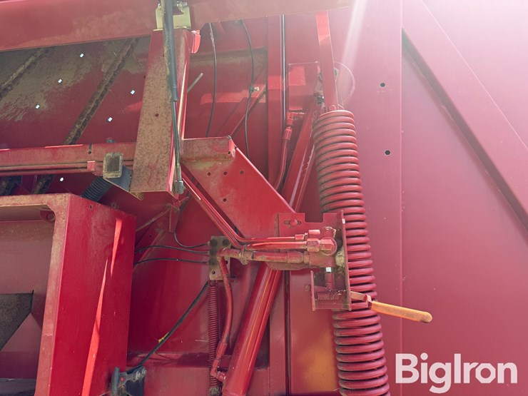 2014-new-holland-br7070-image-17