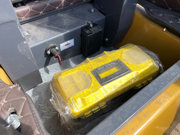 #9456-•-unused-2025-cfg-skid-steer-loader-image-14