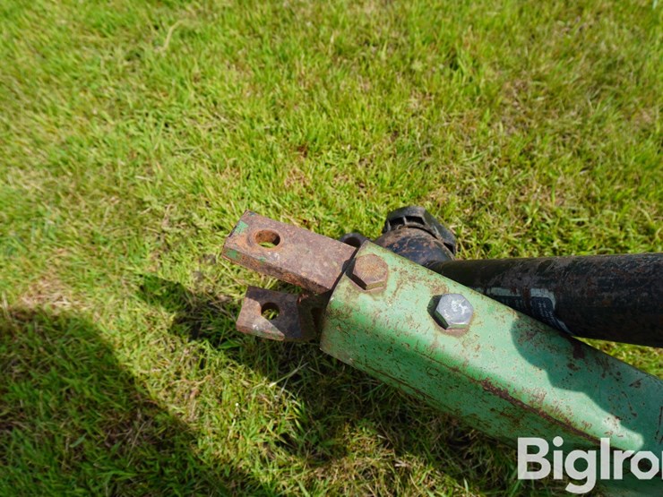 john-deere-336-image-9