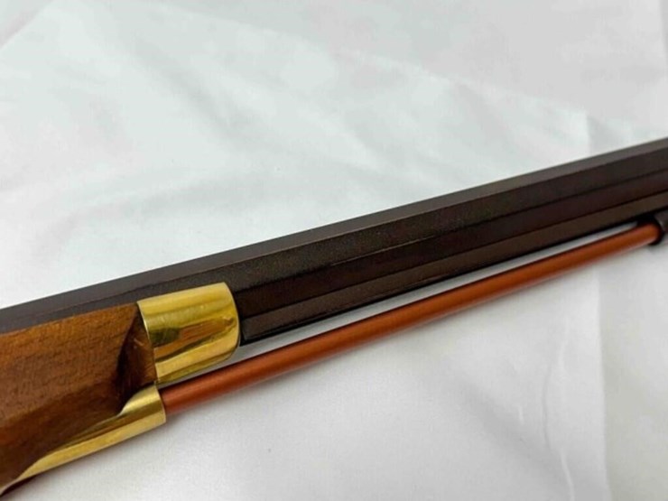traditions-crockett-.32-cal-muzzleloader-image-9
