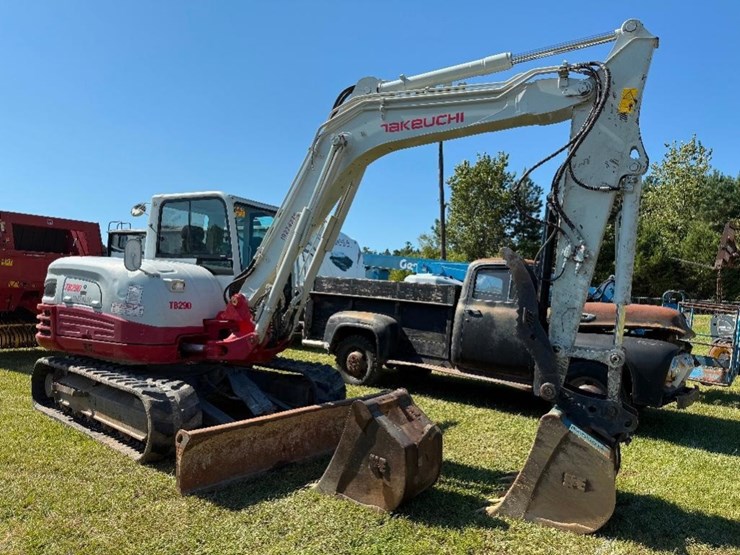 takeuchi-tb290-image-1