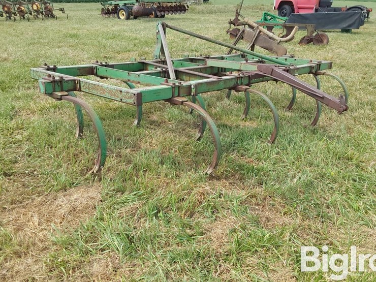 john-deere-100-image-7