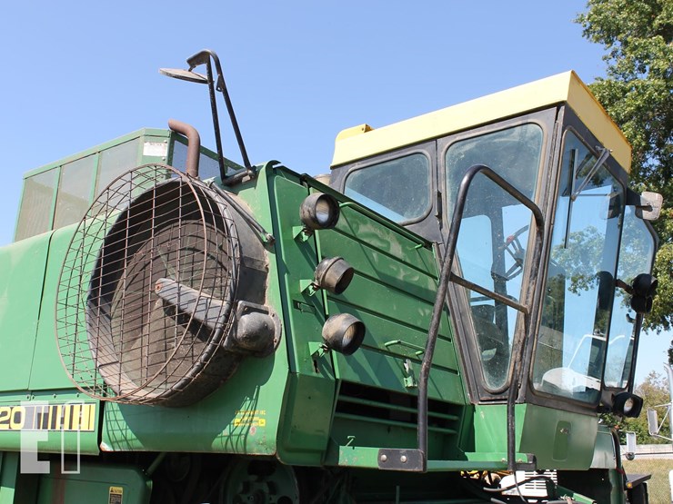 john-deere-4420-image-10