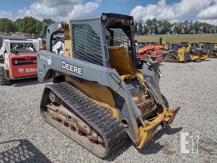 john-deere-329d-image-33
